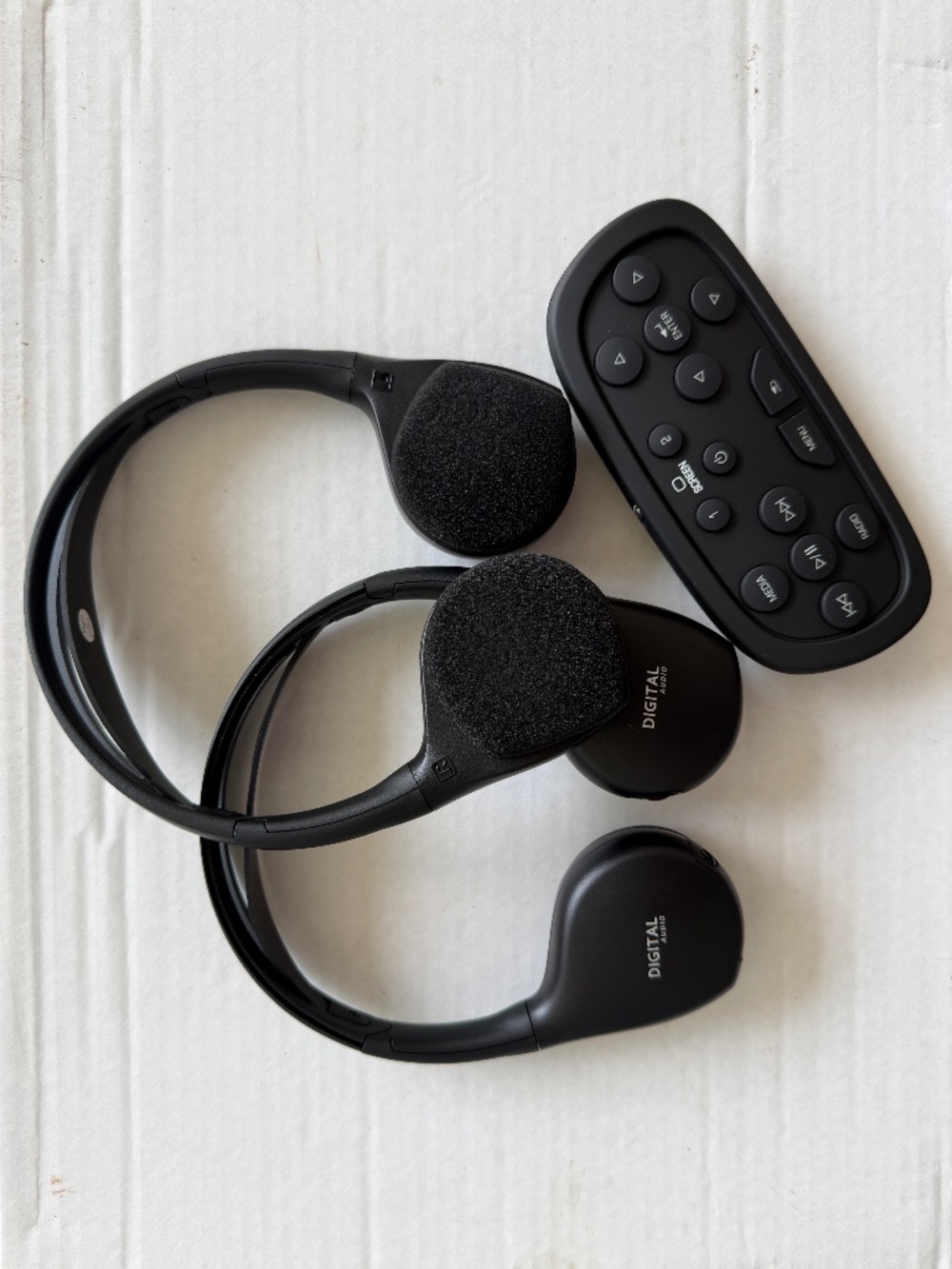 New GM OEM Wireless Headphones 2017–2022 full-size GM SUVs